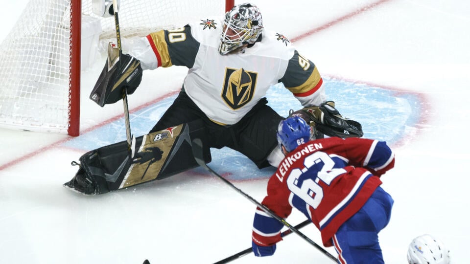 EBE 3 Montreal - Na snímke dole fínsky útočník Montrealu Canadiens Artturi Lehkonen strieľa víťazný gól, hore prekonaný švédsky brankár Golden Knights Robin Lehner
v semifinále hokejovej NHL Montreal Canadiens - Vegas Golden Knights (3:2 pp) v noci na piatok 25. júna 2021.  FOTO TASR/AP

Montreal Canadiens' Artturi Lehkonen (62) scores the game-winning goal past Vegas Golden Knights' Robin Lehner (90) during overtime in Game 6 of an NHL hockey Stanley Cup semifinal playoff series Thursday, June 