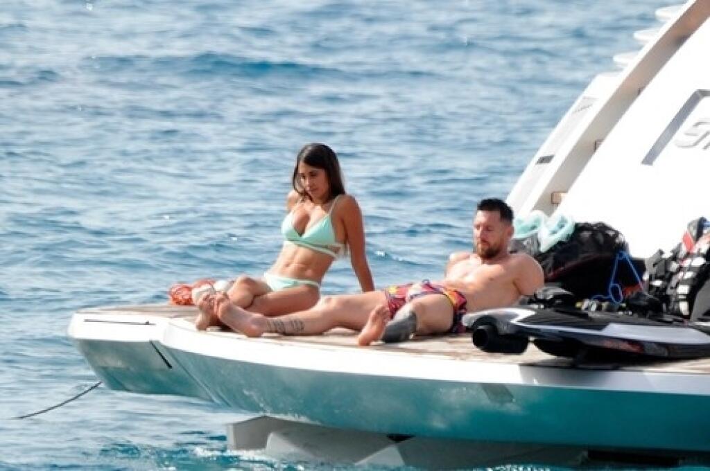 Lionel Messi and wife Antonela Roccuzzo spotted on a yacht in Ibiza
