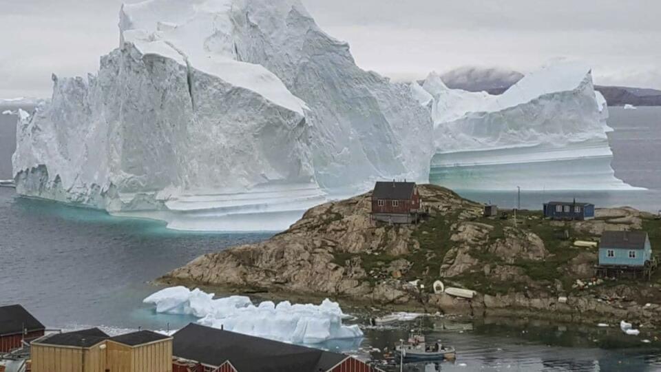 CORRECTION Greenland Iceberg
