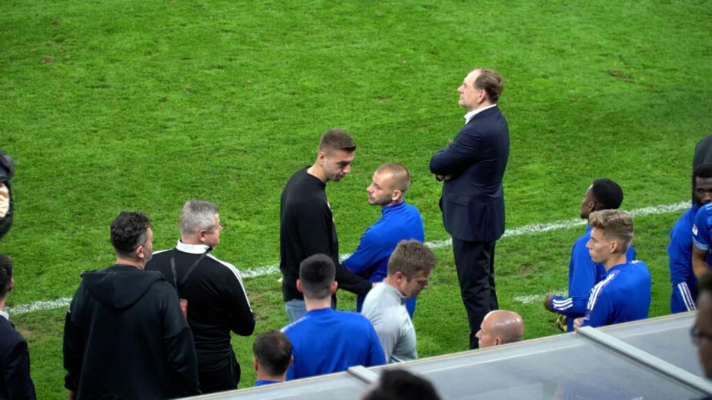 Vladimír Weiss starší spolu so synom Vladimírom mladším po prehre vo finále Slovanft cupu.