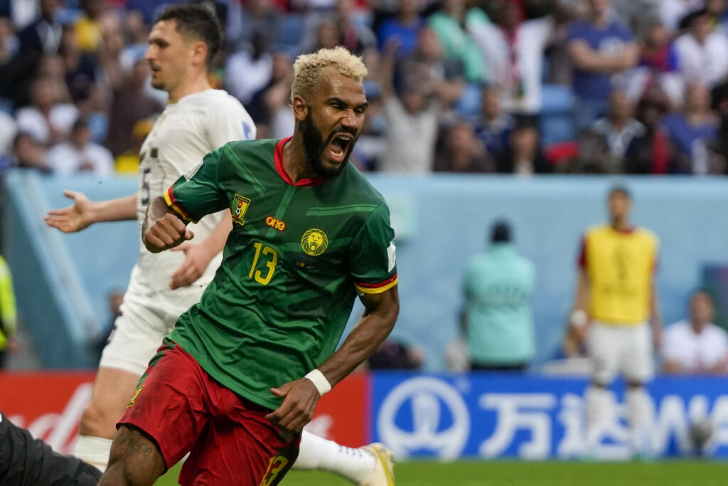 Zápas Kamerun - Srbsko priniesol šesť gólov, ale víťaza nemal.