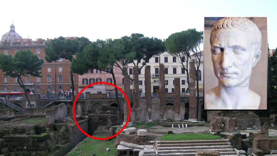 VYKOPÁVKY: Na
zakrúžkovanom mieste
zavraždili Caesara.