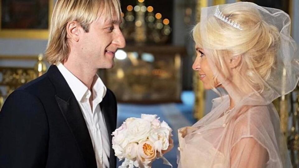 V minulosti bola Jana Rudkovská krasokorčuliarka, vďaka čomu sa zoznámila s legendárnym Pľuščenkom.