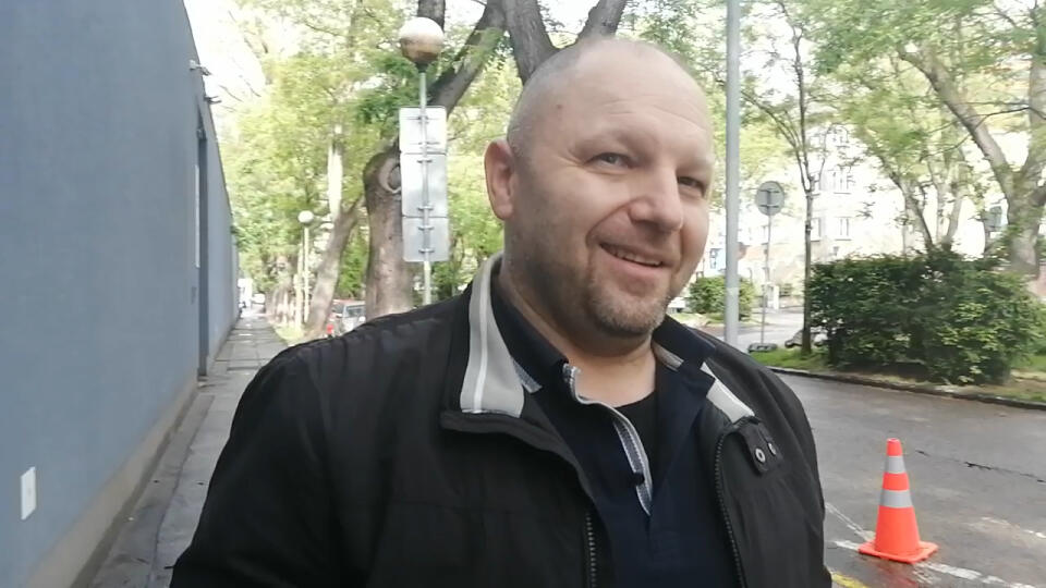 Advokáta Martina Ribára prepustili z väzby na slobodu. Najvyššiemu súdu SR to nariadil Ústavný súd SR. 