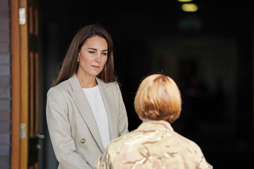Kate Middleton sa stretla s vojakmi, ktorí pomáhali pri evakuáciách z Afganistanu.