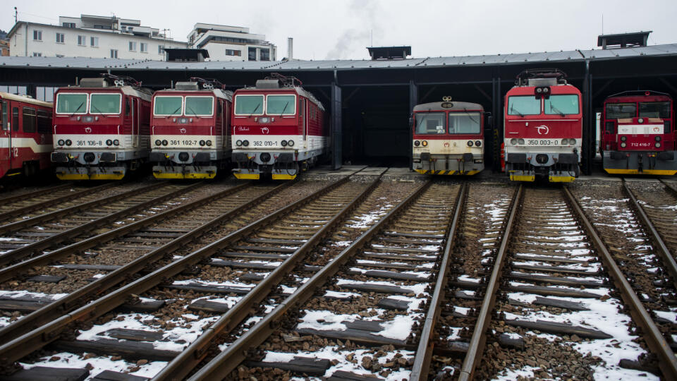 Na snímke rušne v rušňovom depe v Bratislave v utorok 25. januára 2022. FOTO TASR - Jakub Kotian