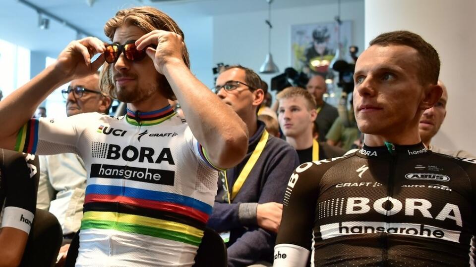 Peter Sagan a Emanuel Buchmann (vpravo)