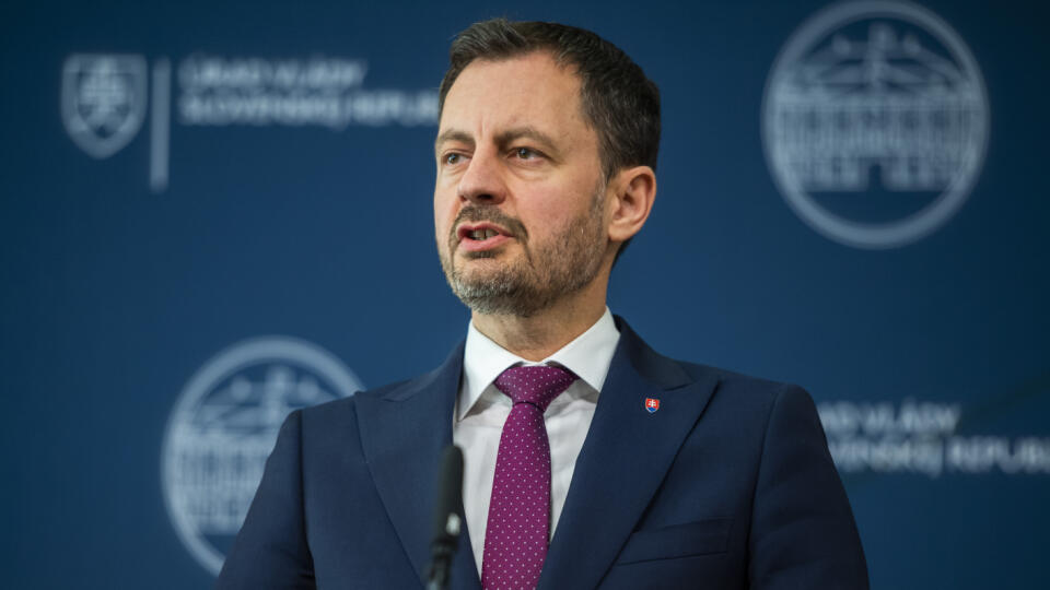 Na snímke dočasne poverený predseda vlády SR Eduard Heger (OĽANO) počas tlačovej konferencie k odchodu ministra zdravotníctva SR Vladimíra Lengvarského (nominant OĽANO) v Bratislave 2. marca 2023. FOTO TASR - Jaroslav Novák
