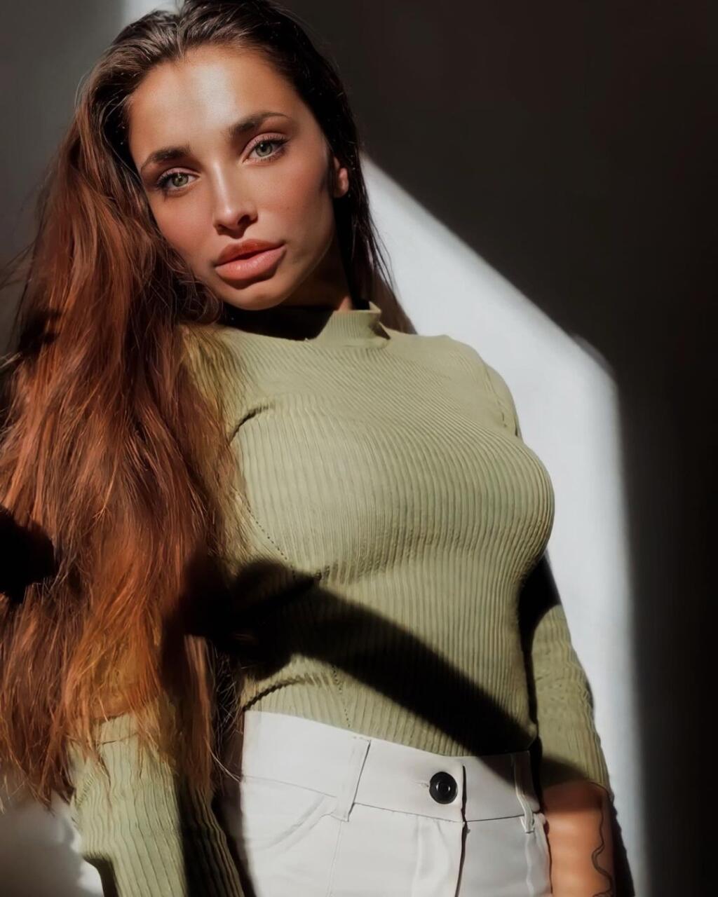 Sexi Sophia Kořinková sa nebojí ani odvážnejších záberov.