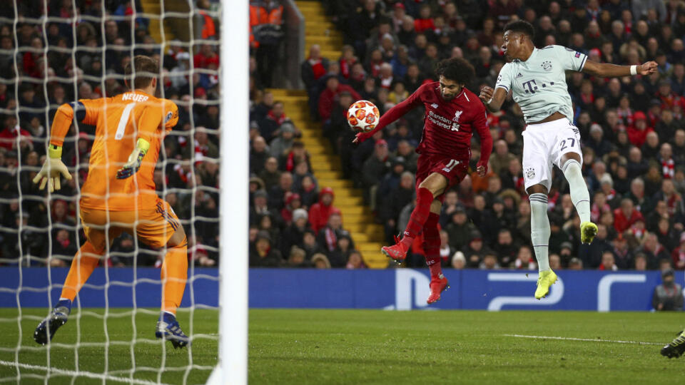 Rakúsky futbalista v službách Bayernu Mníchov David Alaba utrpel v utorkovom zápase Ligy majstrov na pôde Tottenhamu Hotspur vlasovú zlomeninu rebra.