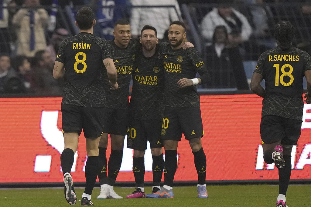 Ktorý Slovák si môže povedať, že bude hrať s Messim, Neymarom či Mbappém?