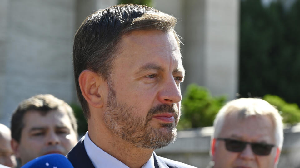 Hnutie OĽANO nepostaví v jesenných voľbách do vyšších územných celkov (VÚC) vlastného kandidáta na post predsedu Prešovského samosprávneho kraja (PSK). Dôvodom je, že nechcú trieštiť pravicové demokratické hlasy. Na snímke predseda vlády SR a člen predsedníctva OĽANO Eduard Heger počas tlačovej konferencie v Prešove 30. augusta 2022. FOTO TASR – Milan Kapusta
