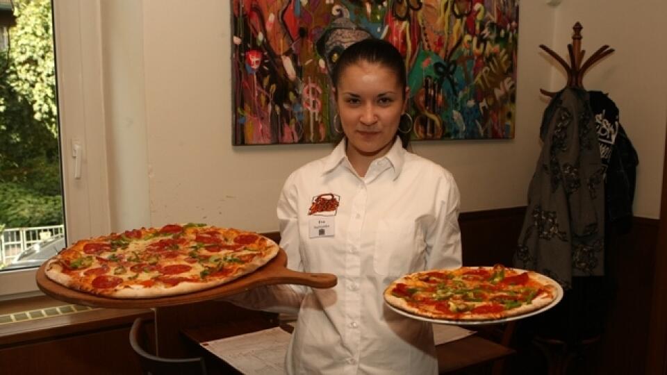 pizza Piccante,
pizzeria Pizza Mizza
Tobrucká, Staré Mesto
malá 33 cm 5 eur,
veľká 50 cm 9,30 eura