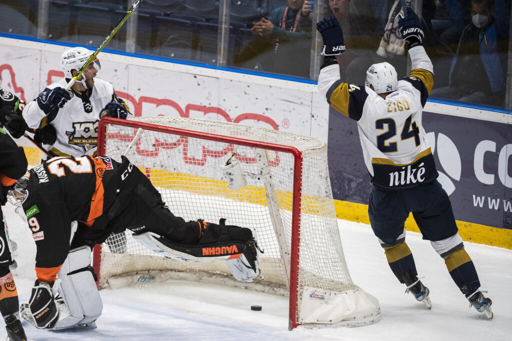 Slovan v šlágri extraligy porazil Košice tesne 3:2.
