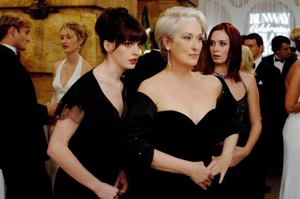 Kultový film Diabol nosí Pradu s Anne Hathaway, Meryl Streep a Emily Blunt sa vracia.