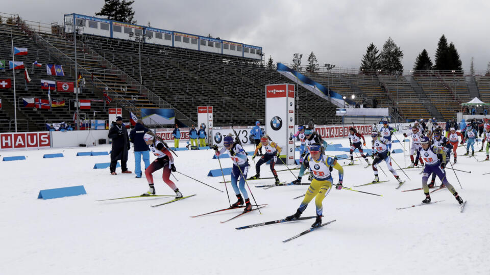 MIK 29 Nové Město na Moravě - Štart pretekov ženských štafiet na 4x6km počas Svetového pohára v biatlone v českom Novom Měste na Moravě 7. marca 2020. FOTO TASR/AP

Athletes start in the women's Biathlon World Cup 4x6 km relay event in Nove Mesto na Morave, Czech Republic, Saturday, March 7, 2020. (AP Photo/Petr David Josek)