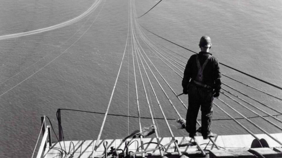 Most Golden Gate stavali viac než štyri roky.