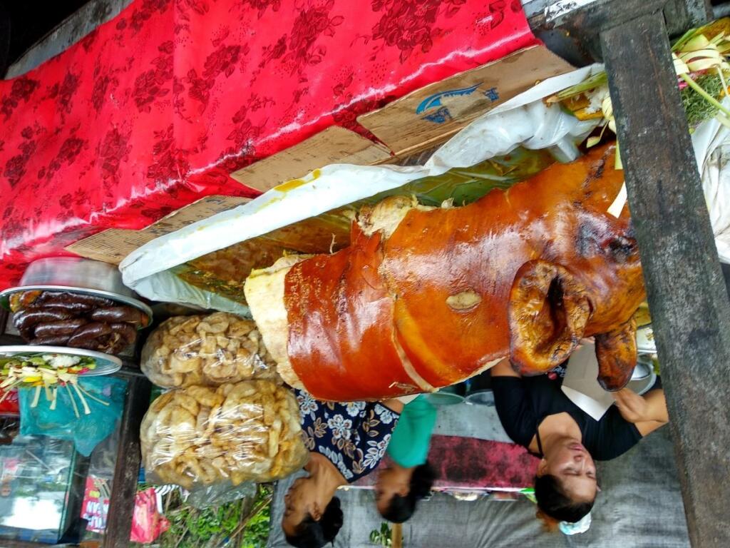 Bali - obľúbená miestna špecialita a náš obed na ulici