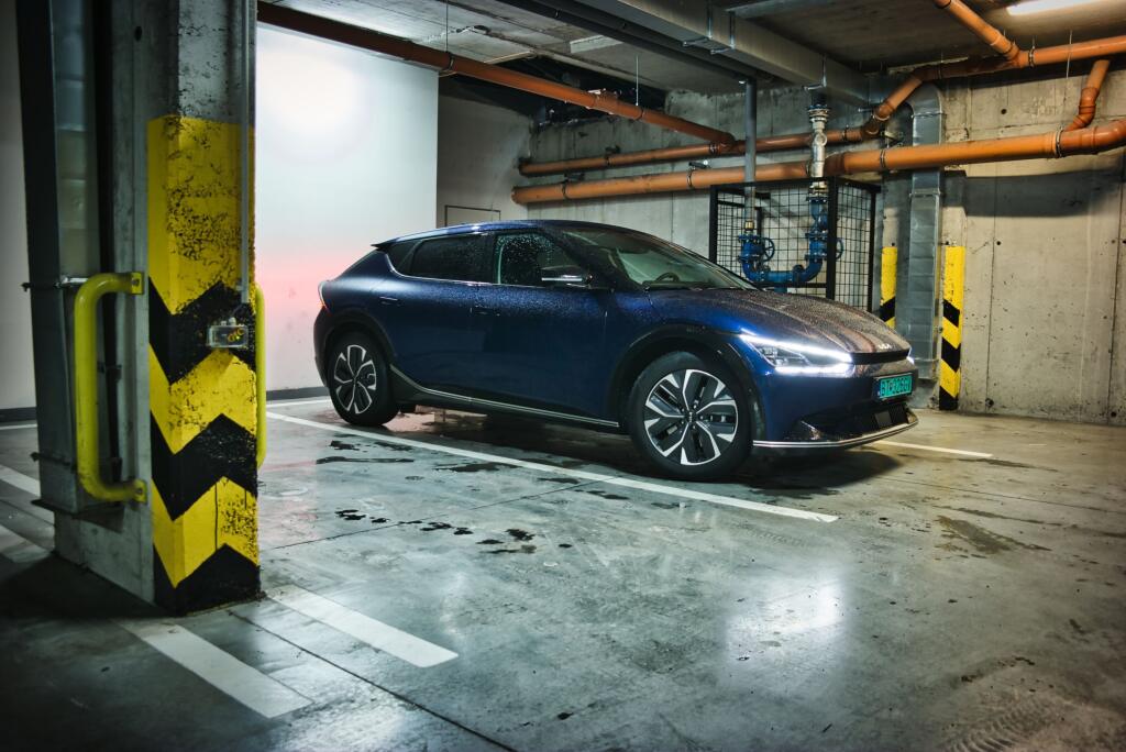 Kia EV6 168 kW / 77,4 kWh 2WD Earth.