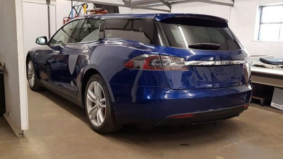 Tesla Model S kombi