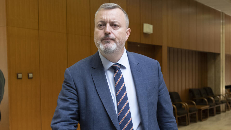 Na snímke minister práce, sociálnych vecí a rodiny SR Milan Krajniak (Sme rodina) počas príchodu na 101. zasadnutie vlády SR 7. septembra 2022 v Bratislave. FOTO TASR - Pavel Neubauer
