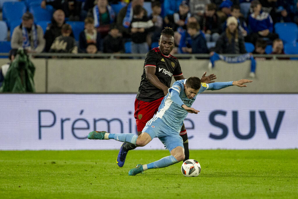 Na Tehelnom poli sa uskutočnil zápas 8. kola nadstavby Fortuna ligy o titul medzi ŠK Slovan Bratislava a FC Spartak Trnava. Na snímke je David Hrnčár.
