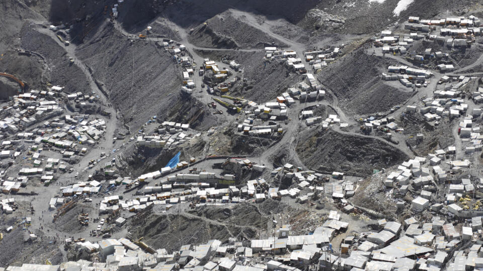 Tin,Houses,In,The,Highest,Located,City,In,The,World
