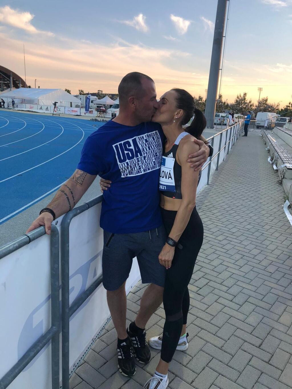 Touto snímkou s novým priateľom sa slovenská atlétka Iveta Putalová pochválila pred pár dňami svojim fanúšikom na sociálnych sieťach.