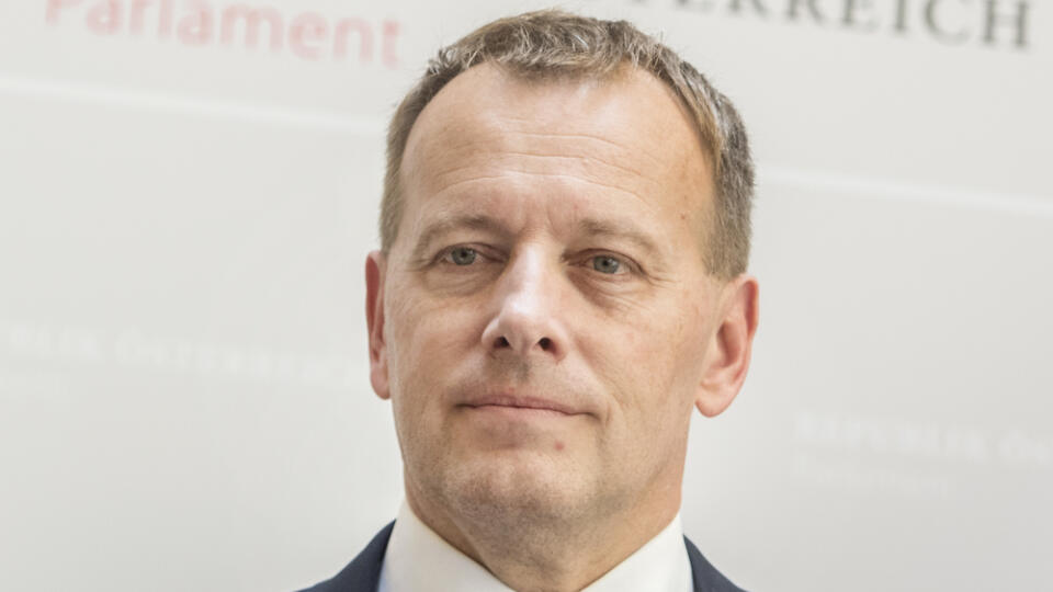 Na snímke predseda Národnej rady SR Boris Kollár počas tlačového vyhlásenia po stretnutí s predsedom Národnej rady Rakúskej republiky Wolfgangom Sobotkom 3. júla 2020 vo Viedni. FOTO TASR - Martin Baumann
