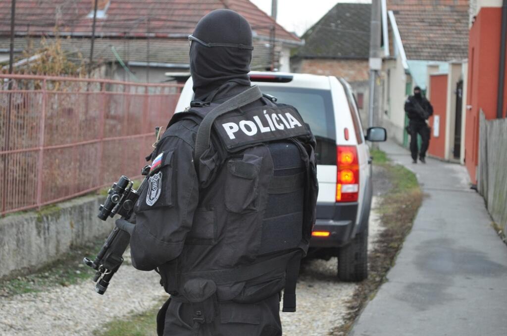 SEREĎ: Kukláči zasahovali v Seredi a okolí