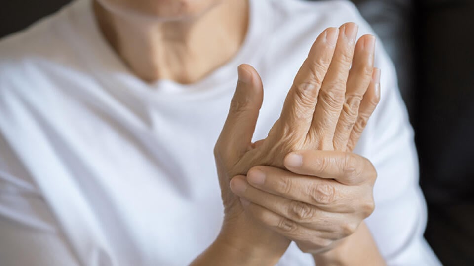 Elderly,Woman,Suffering,From,Pain,From,Rheumatoid,Arthritis