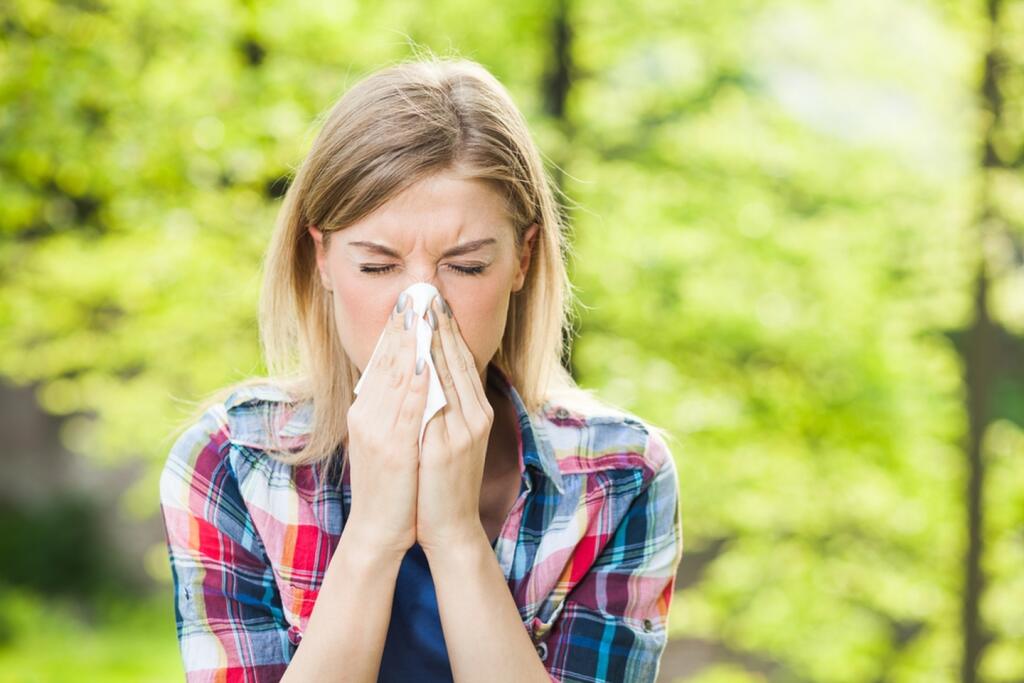 Alergia je vždy dôsledok niečoho, preto treba pátrať po príčine a tú diagnostikovať. Musíte vedieť, čo vám neprospieva a čo alergiu spúšťa. Dôležité je využiť čas pred vypuknutím peľovej sezóny a venovať sa posilňovaniu imunity.