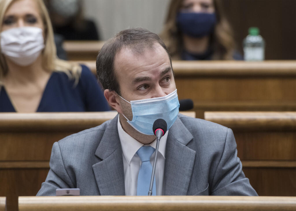 Na snímke nezaradený poslanec parlamentu SR Ján Podmanický počas rokovania 17. schôdze Národnej rady (NR) SR 12. novembra 2020 v Bratislave. FOTO TASR - Martin Baumann