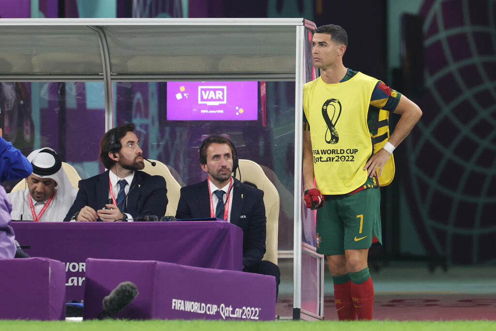 Ronaldo sa v osemfinále MS nezmestil do základnej zostavy Portugalska. Proti Švajčiarsku začal na lavičke náhradníkov.