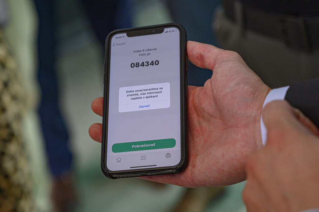 Na snímke aplikácia Smart karatény počas brífingu predsedu vlády SR Igora Matoviča počas brífingu na tému:  Smart karanténa - inteligentné riešenie pre ľahší návrat zo zahraničia na diaľničnom hraničnom priechode Bratislava - Jarovce 19. mája 2020.  FOTO TASR - Michal Svítok