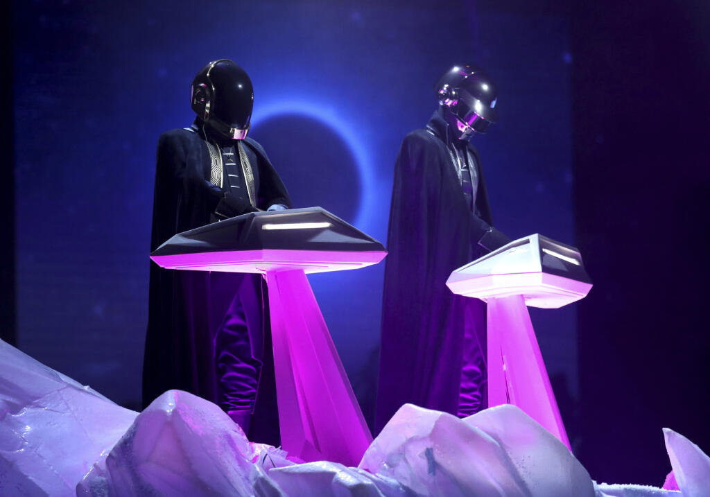 Francúzski elektronickí hudobníci Daft Punk.