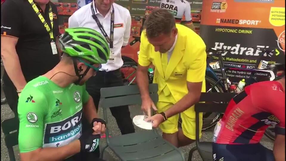 VIDEO: Sagan si náročnú etapu v kopcoch užil! Zabával sa na trati a do cieľa prišiel s úsmevom!
