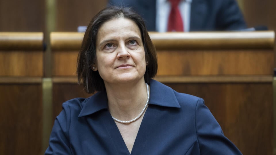 Na snímke ministerka spravodlivosti SR Mária Kolíková počas hlasovania na 65. schôdzi Národnej rady SR v Bratislave 27. apríla 2022. FOTO TASR - Jaroslav Novák