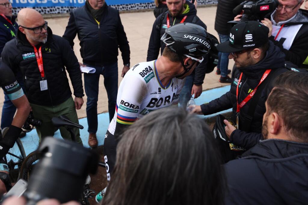 Slovenský cyklista Peter Sagan neobhájil triumf na treťom monumente sezóny, 117. ročníku Paríž - Roubaix. V nedeľňajších pretekoch obsadil 5. miesto.