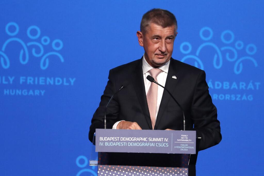 EBE 34 Budapešť - Na snímke český premiér Andrej Babiš reční na 4. Budapeštianskom demografickom summite v maďarskej metropole 23. septembra 2021. FOTO TSAR/AP


Czech Republic's Prime Minister Andrej Babis holds a speech during the 4th Budapest Demographic Summit in Budapest, Hungary, Thursday, Sept. 23, 2021. The biannual demographic summit, which was first organized in 2015, offers a forum for 