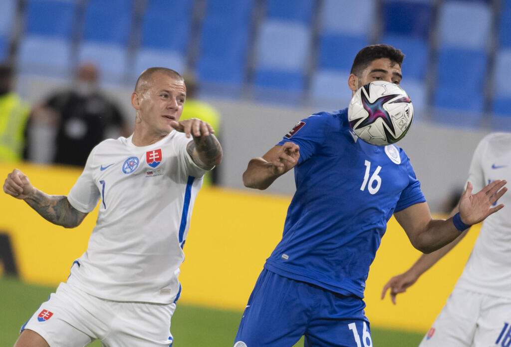 Borbélyho hodnotenie: Svojím výkonom stále našuškáva, že môže byť stále zaujímavý hráč pre našu ofenzívu. Cítim však u neho, že vzhľadom na peripetie so zraneniami a dlhodobé hranie v menej kvalitnej súťaži ešte nie je dostatočne pripravený, aby za sedem dní odohral tri náročné medzinárodné zápasy. Zákonite sa to prejaví aj na jeho vstupoch na ihrisku. Je síce aktívny, ale určite od seba čaká viac a aj my od neho čakáme viac, ako ponúkol v tomto zápase.