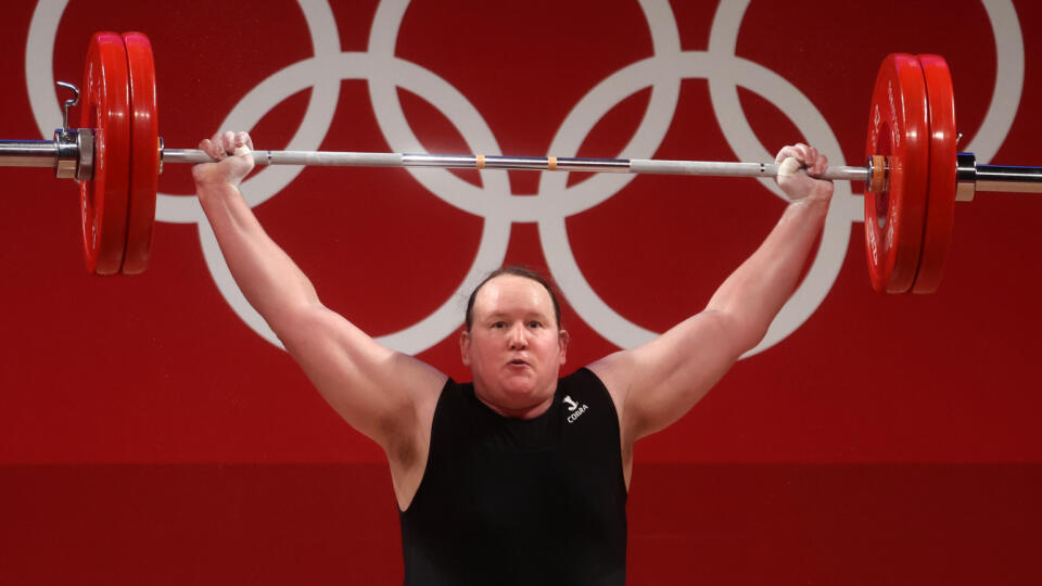 Laurel Hubbardová pri svojej premiére na olympiáde medzi ženami pohorela. Vo finále nemala ani jeden platný pokus a na medailu tak ani nemohla pomyslieť.