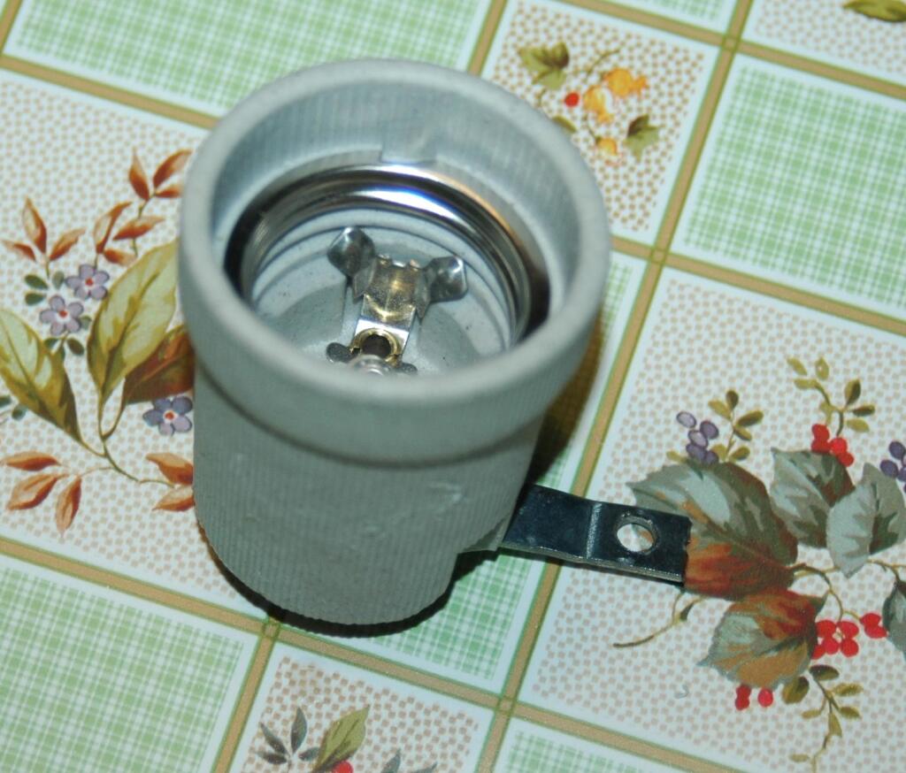 Fotonávod: Ako vytuningovať staré dielenské lampy.