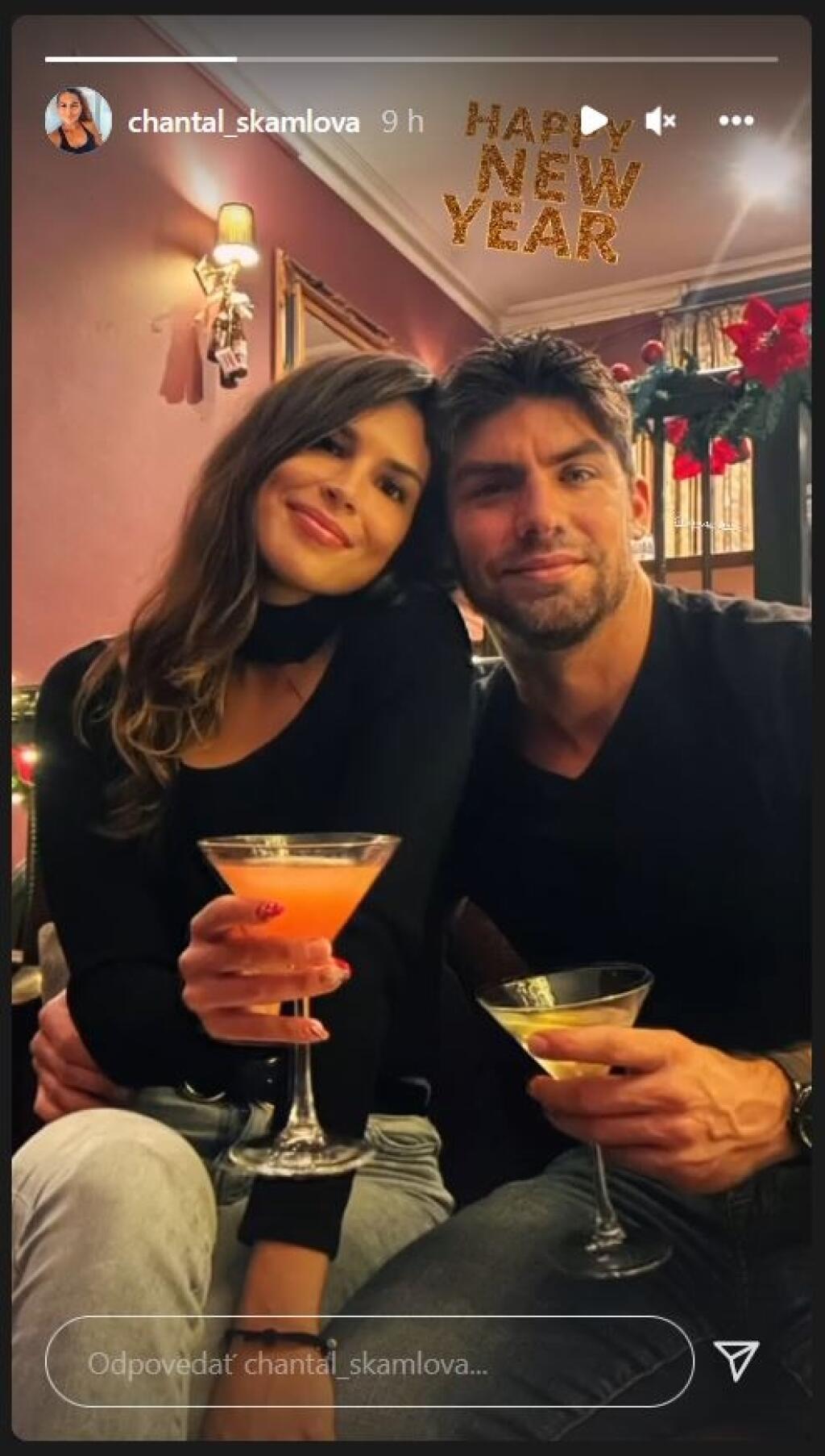 Tenistka Chantal Škamlová a jej pozdrav s priateľom.