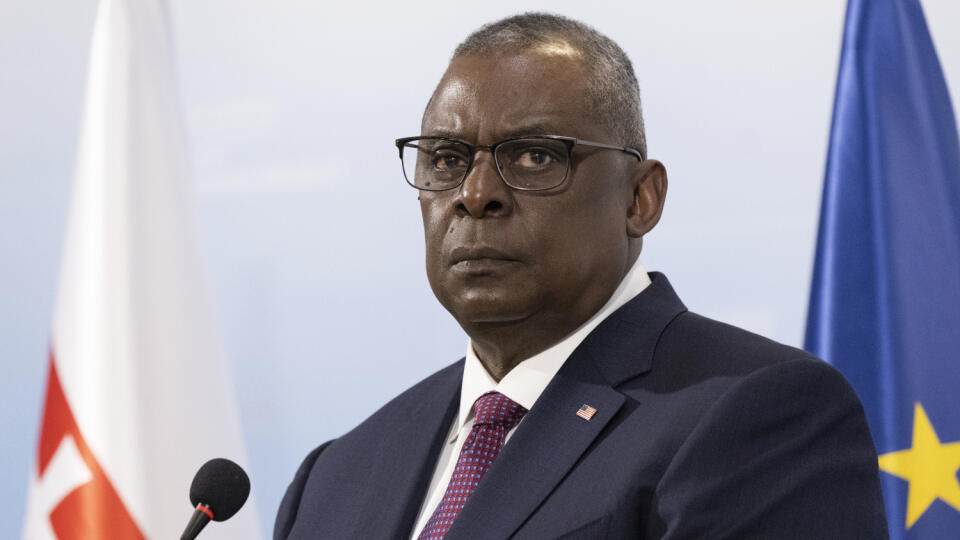 Na snímke minister obrany Spojených štátov amerických Lloyd Austin počas tlačovej konferencie s ministrom obrany SR Jaroslavom Naďom po ich stretnutí na MO SR 17. marca 2022 v Bratislave. FOTO TASR - Pavel Neubauer
