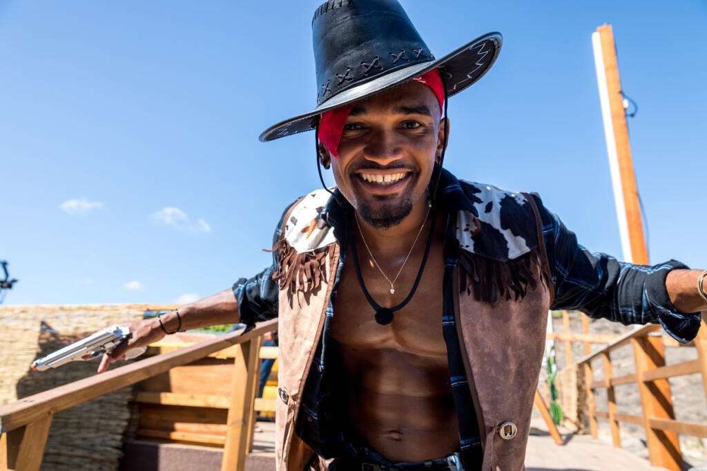Nathan sa najprv objavil v svadbe na prvý pohľad ako kamarát ženícha, potom hľadal lásku na Love Islande a nakoniec si siahol na dno svojich síl v šou Survivor.