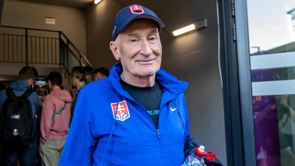 Na snímke Craig Ramsay odchádza z tréningu na MS2023 v Rige.
