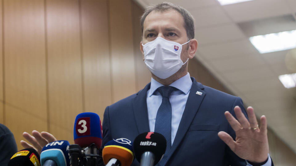 Na snímke premiér SR Igor Matovič (OĽANO) informuje zástupcov médií pred rokovaním 39. schôdze vlády SR 30. septembra 2020 v Bratislave. FOTO TASR - Martin Baumann