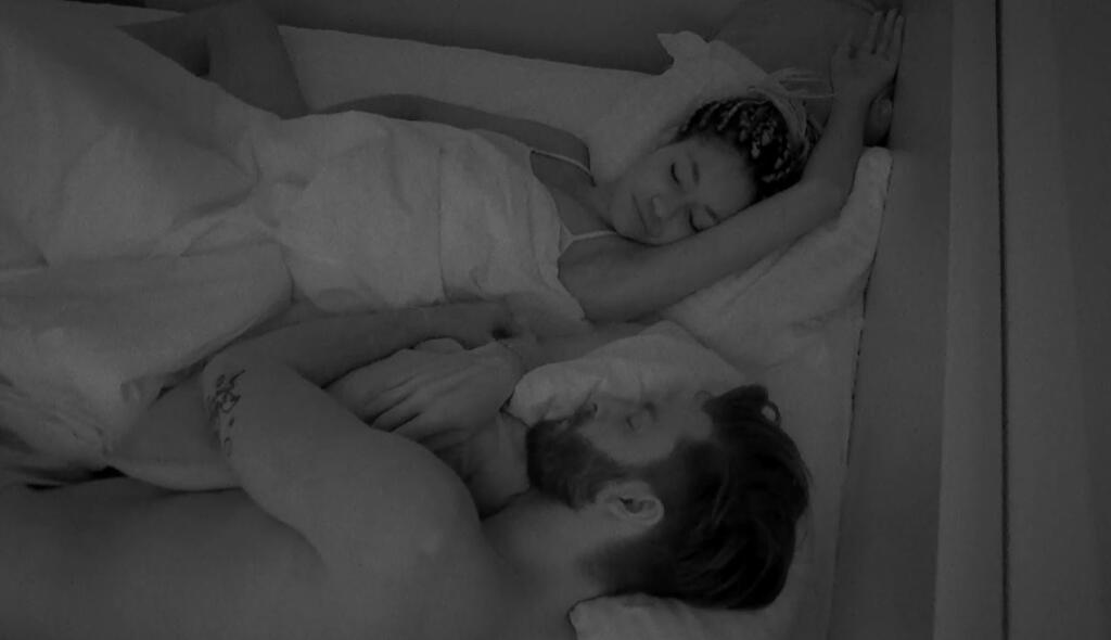 Aicha z Love Island. Uštiplo ju niečo alebo?