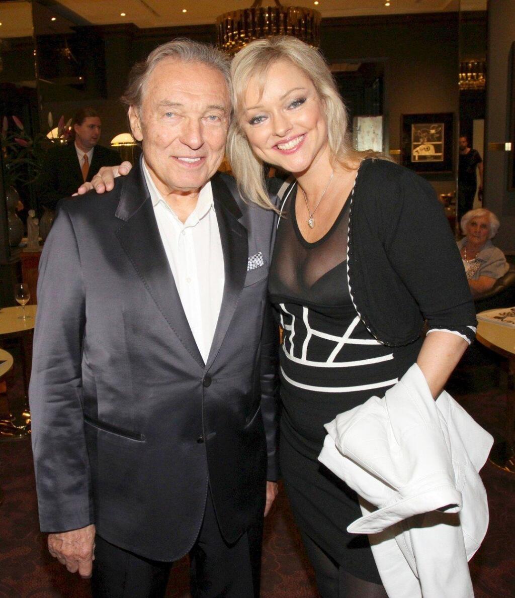 Karel Gott, Dominika Gottová